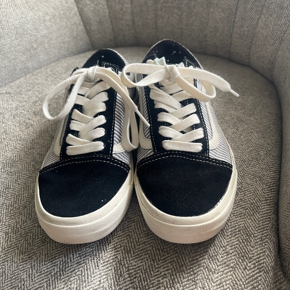 VANS - Picture 4 of 10